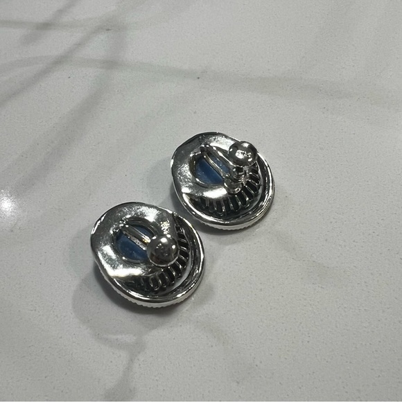 1950s Vintage STAR ( Staret) signed Round Blue Silver Tone Earrings Screwback - Picture 2 of 6
